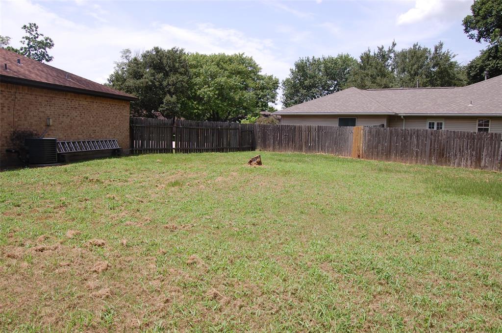 801 Braeswood Circle, Bryan, Texas image 4