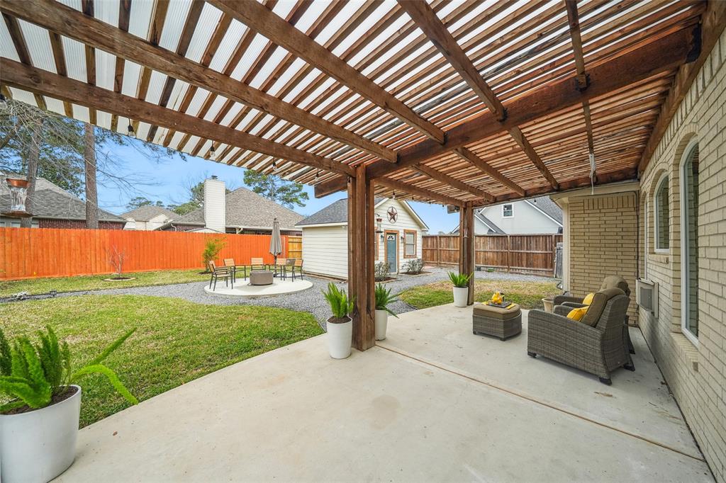 18519 Falcon Crest Drive, Humble, Texas image 3
