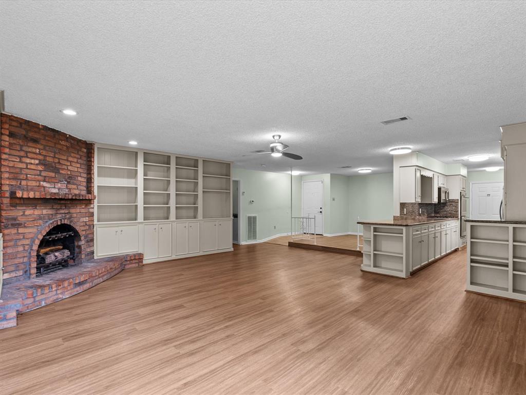 887 Silverpines Road, Houston, Texas image 5