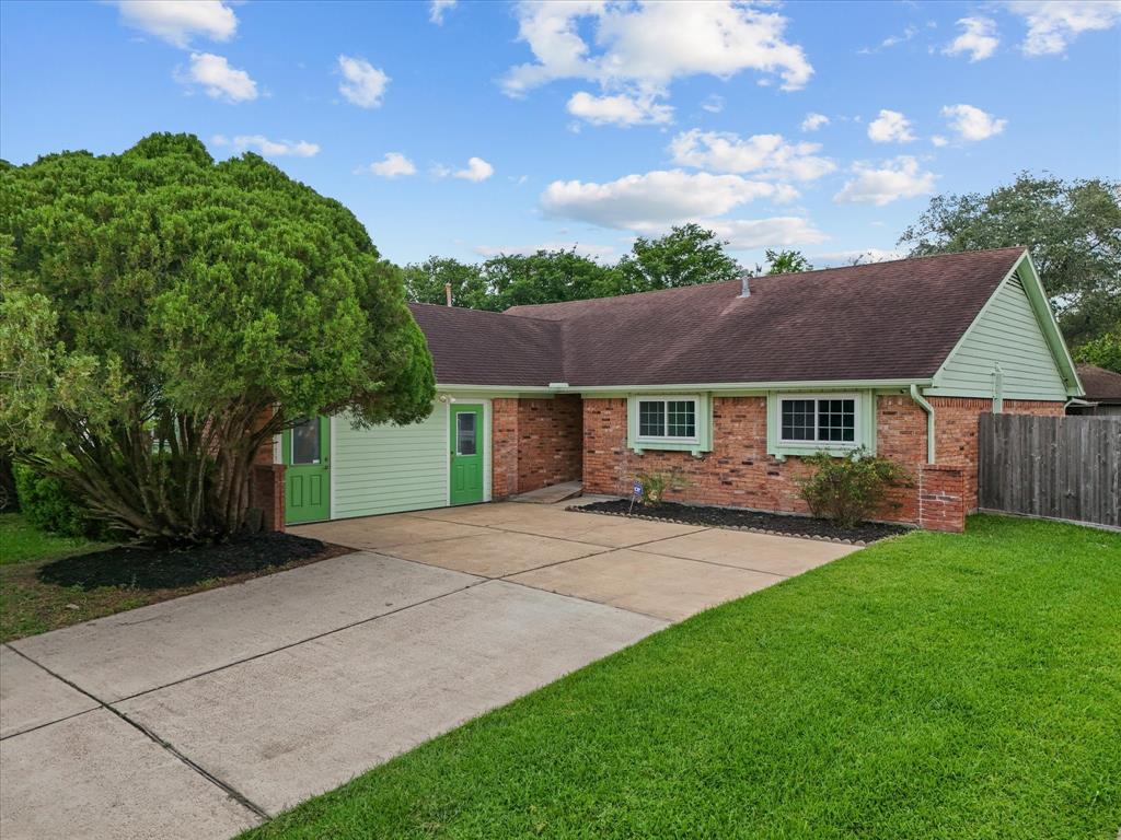 887 Silverpines Road, Houston, Texas image 3