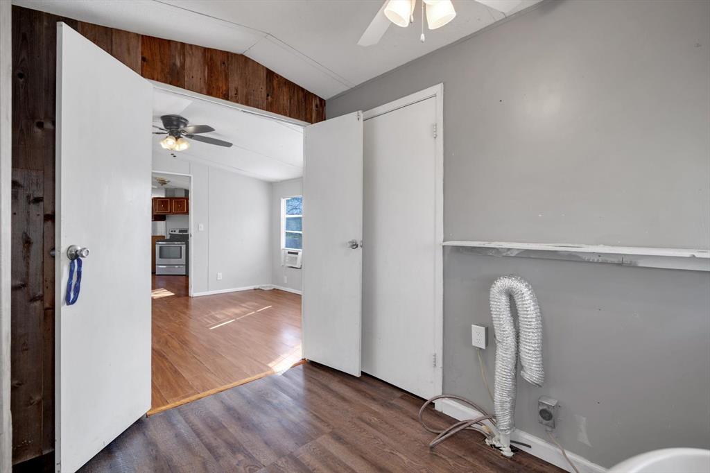 1867 County Road 3550, Cleveland, Texas image 17