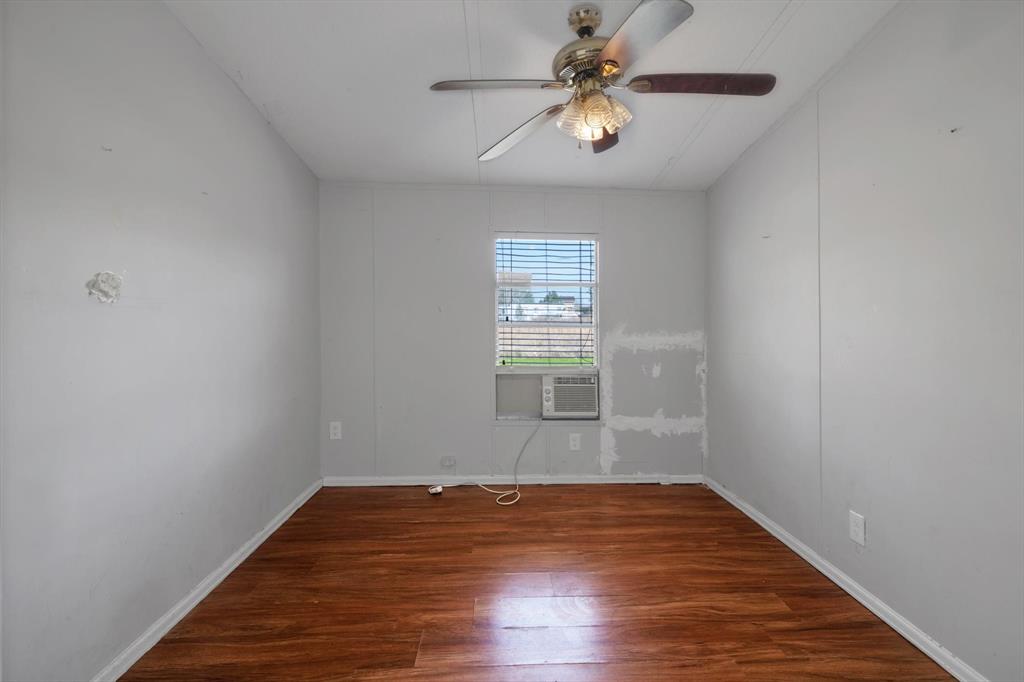 1867 County Road 3550, Cleveland, Texas image 22