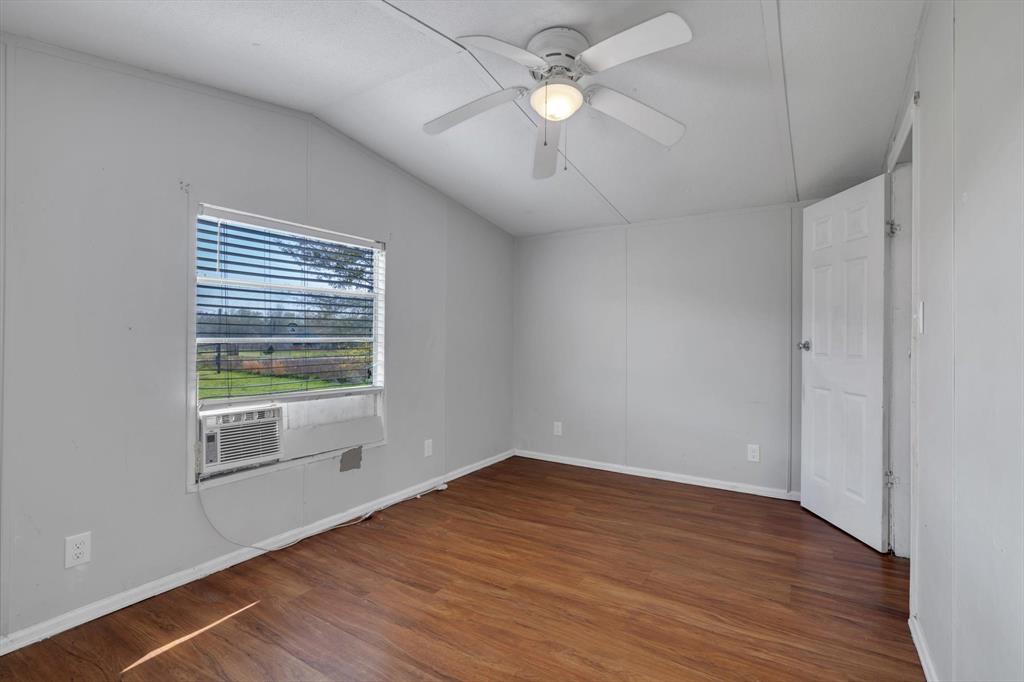 1867 County Road 3550, Cleveland, Texas image 18