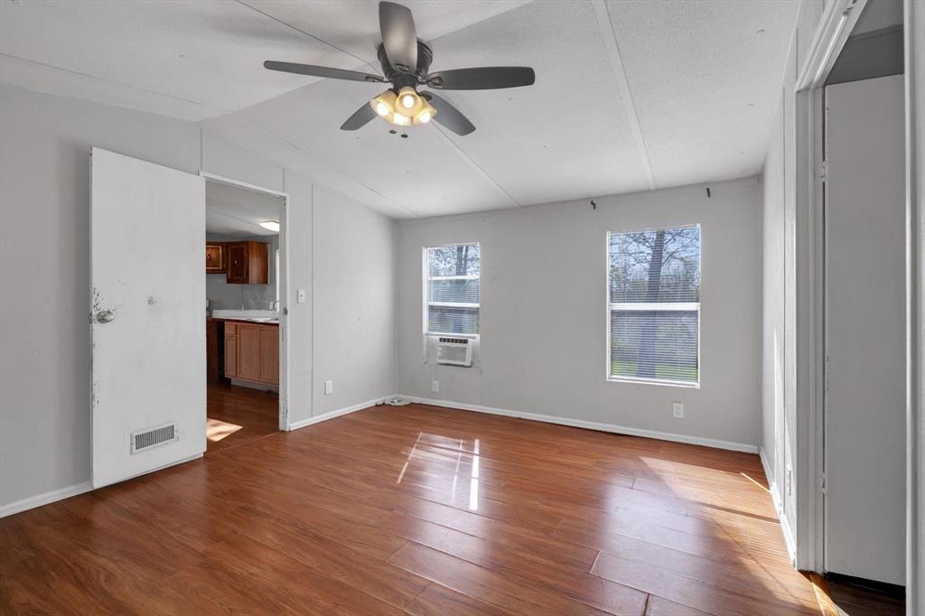 1867 County Road 3550, Cleveland, Texas image 13