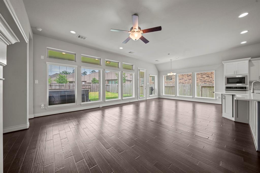 212 Red Petal Way, Conroe, Texas image 15