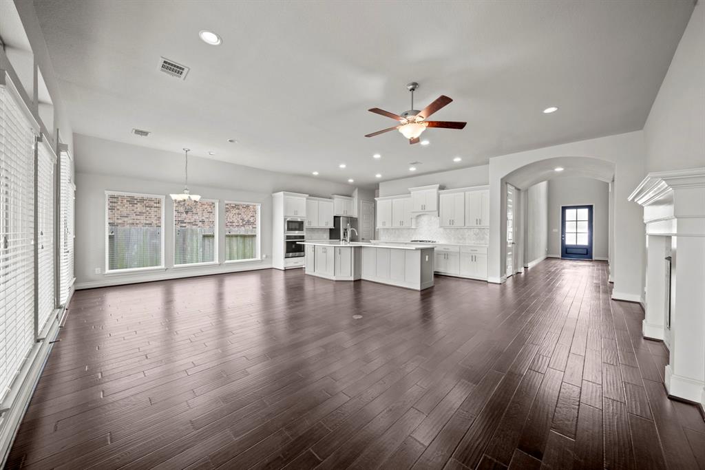212 Red Petal Way, Conroe, Texas image 16
