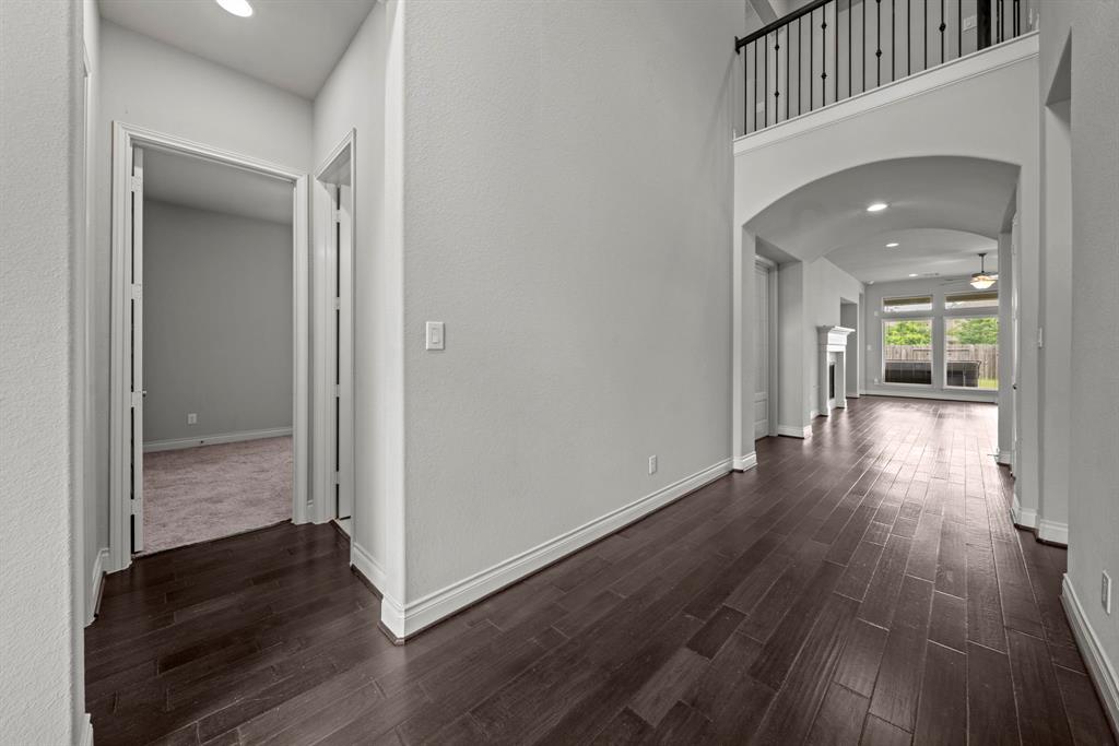 212 Red Petal Way, Conroe, Texas image 4