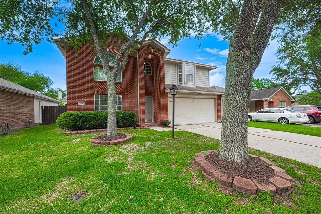 215 Pebble Canyon Lane, Dickinson, Texas image 2