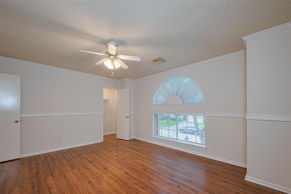 215 Pebble Canyon Lane, Dickinson, Texas image 18