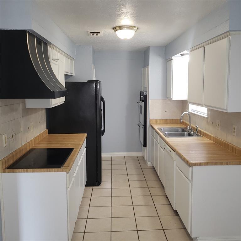 5802 Sackville Close