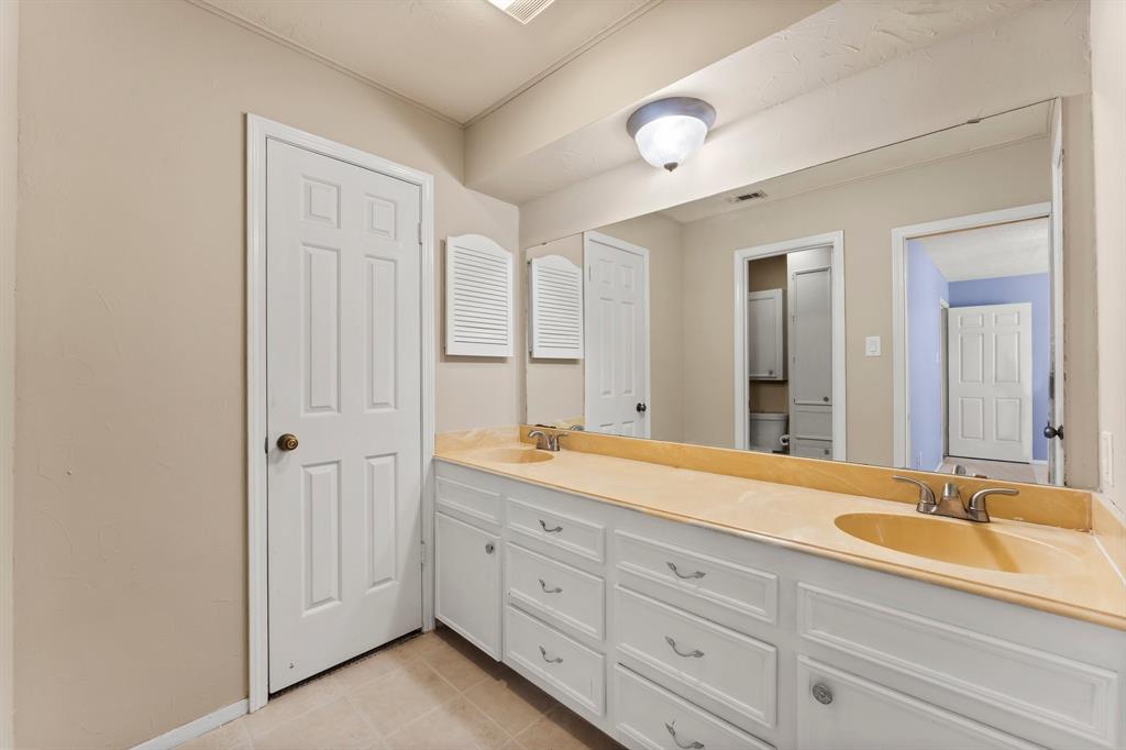 3027 Pine Acres Drive, Conroe, Texas image 18