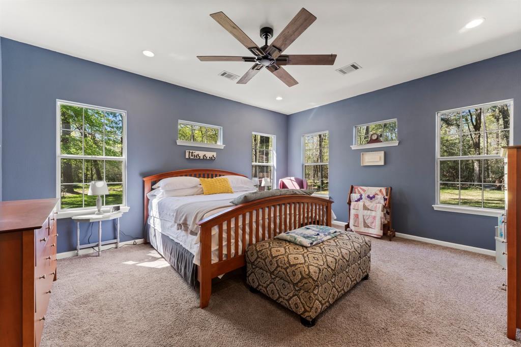 3027 Pine Acres Drive, Conroe, Texas image 13
