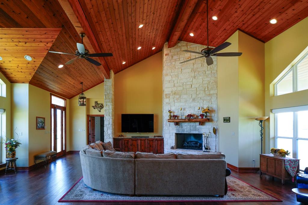 5411 N State Highway 95, Flatonia, Texas image 13
