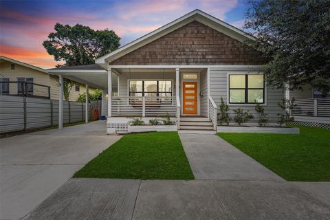 Photo of 2708 Kennedy Street, Houston, TX 77003 (MLS # 61081542)