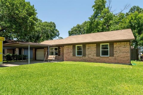 313 Ellen Drive Deer Park TX 77536