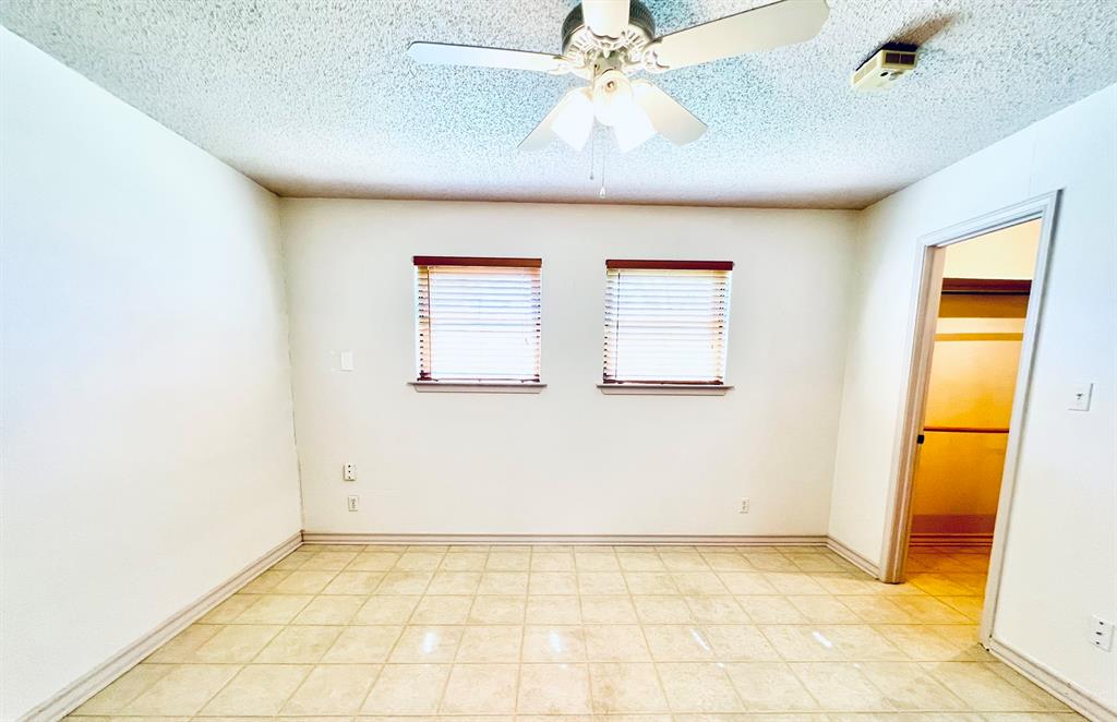 330 E Milam Street, La Grange, Texas image 10
