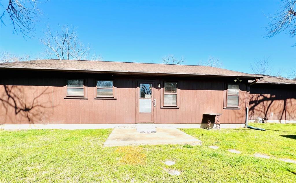330 E Milam Street, La Grange, Texas image 17