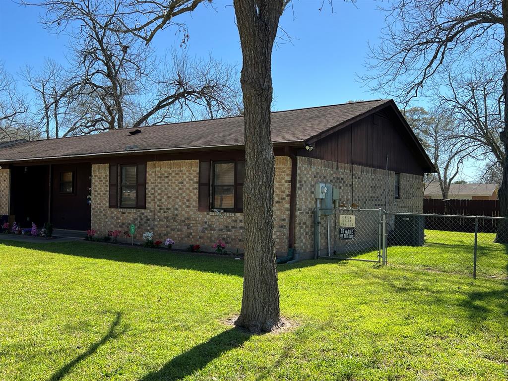 330 E Milam Street, La Grange, Texas image 25