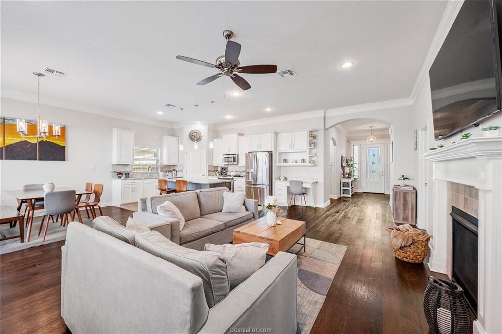 15630 Shady Brook Lane, College Station, Texas image 3