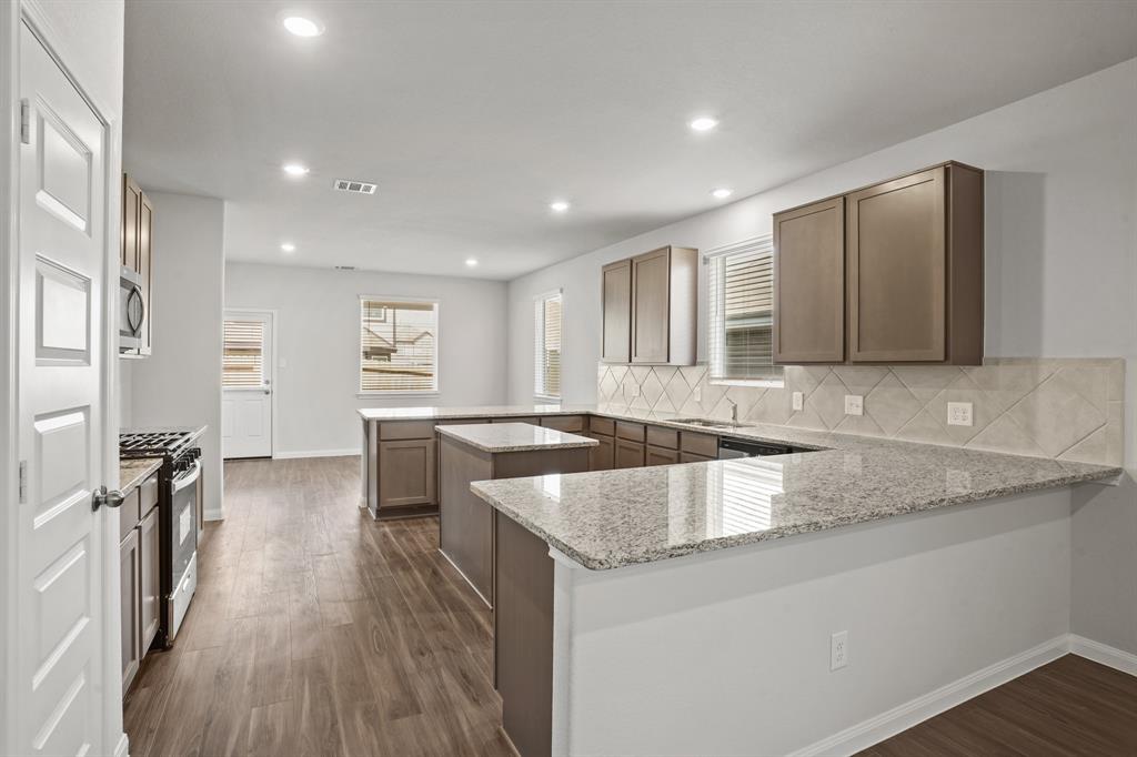 2340 Mooneye Court, Conroe, Texas image 3