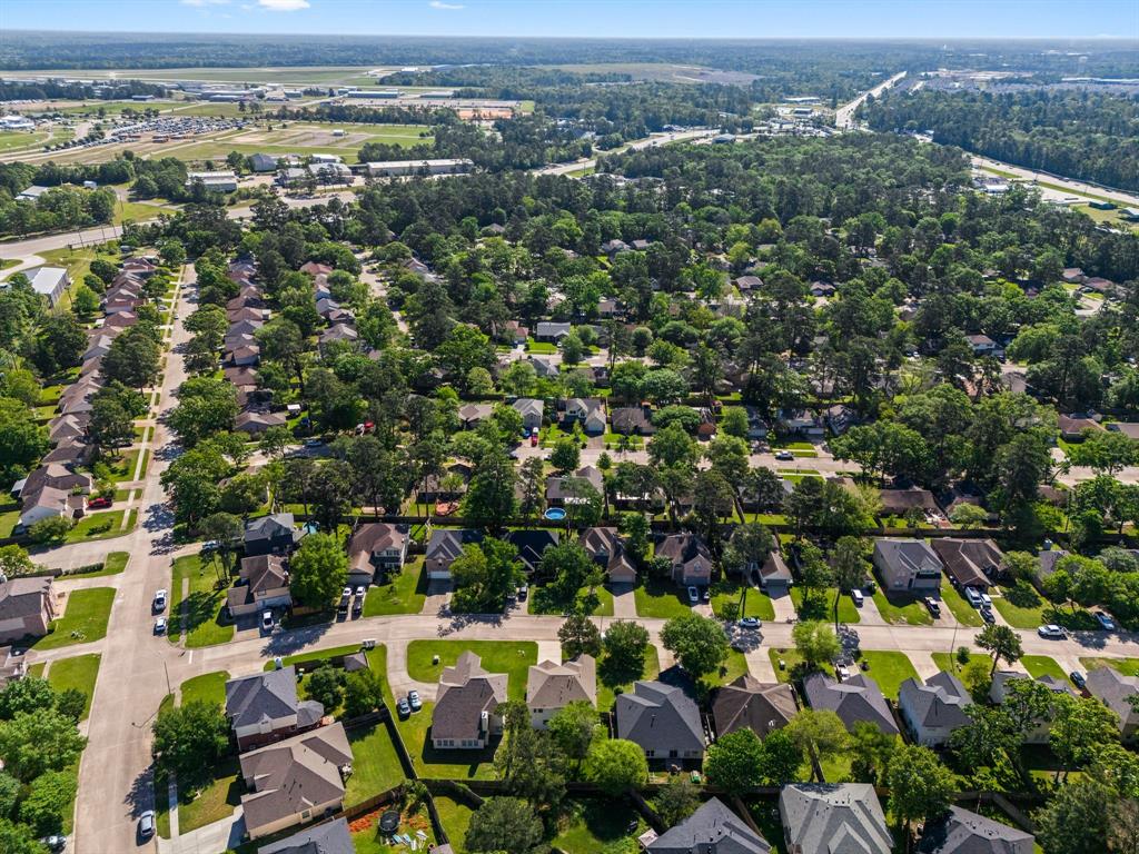 235 Doncaster Street, Conroe, Texas image 38