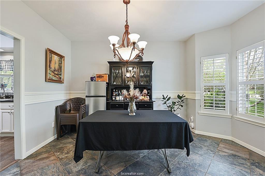 5601 Hampton Ct, College Station, Texas image 3