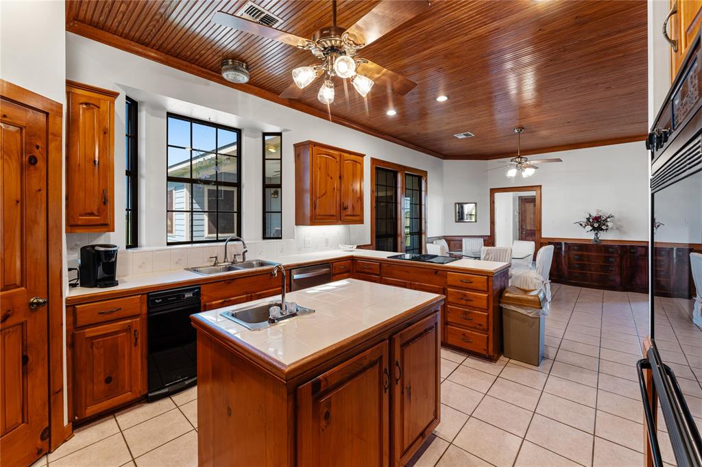 3021 W Fm 1093 Road, Wallis, Texas image 12