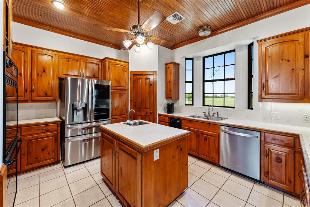 3021 W Fm 1093 Road, Wallis, Texas image 10