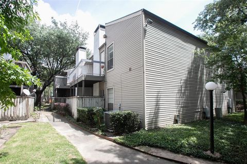Photo of 9707 Richmond Avenue #108, Houston, TX 77042 (MLS # 71677826)