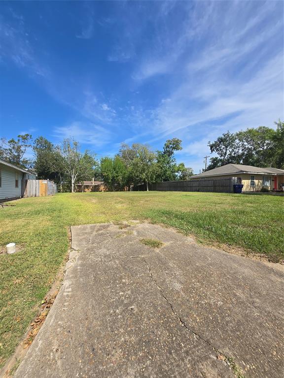 3018 Rust Avenue, Texas City, Texas image 5