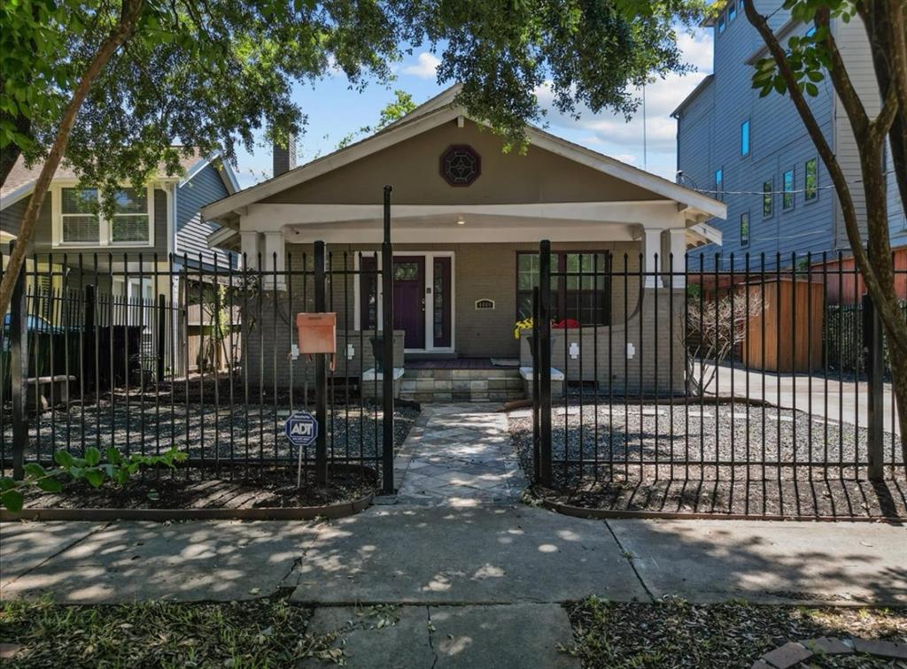 View Houston, TX 77006 house