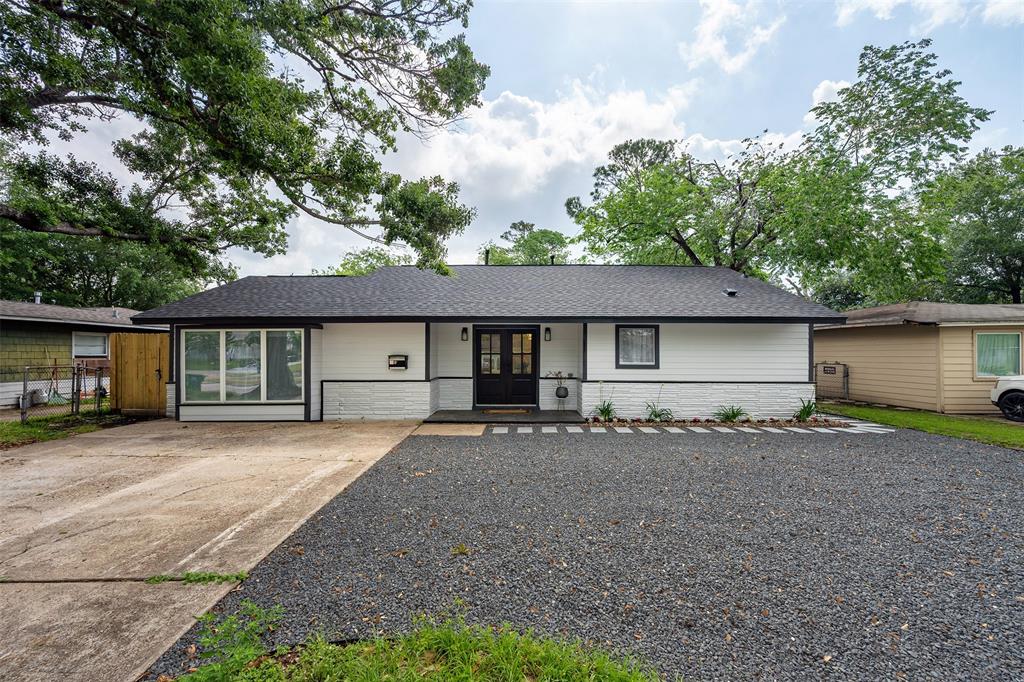 4010 Ella Boulevard, Houston, Texas image 2