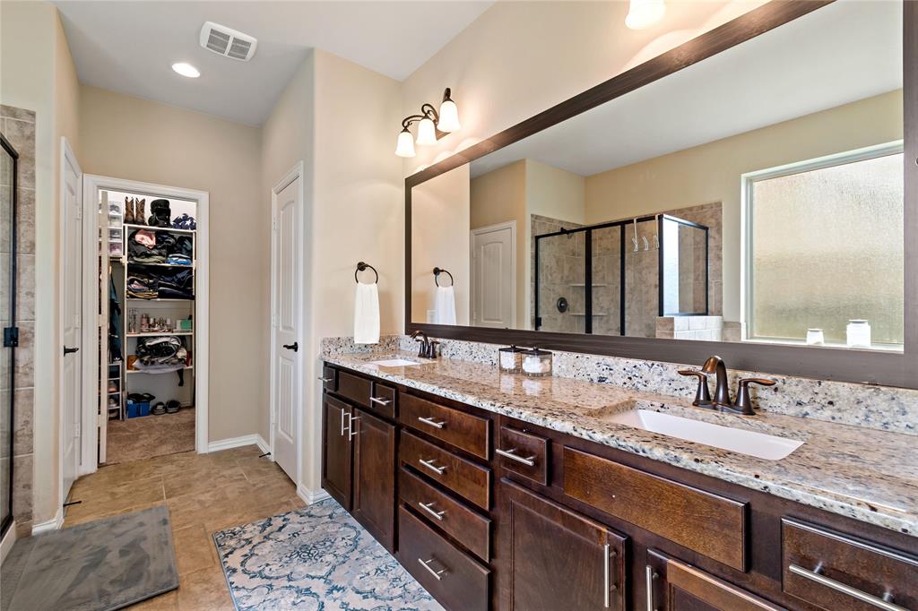 13102 Dover Bluff Drive, Rosharon, Texas image 19