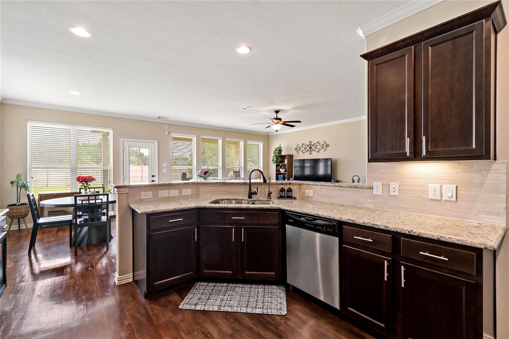 13102 Dover Bluff Drive, Rosharon, Texas image 16