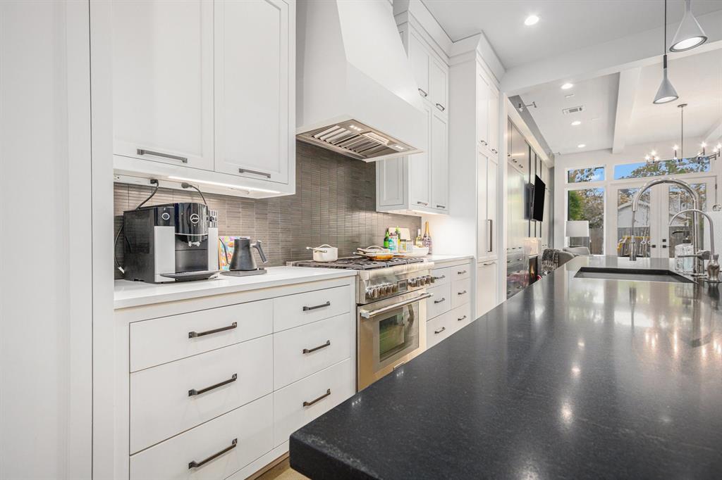 326 W 23rd Street