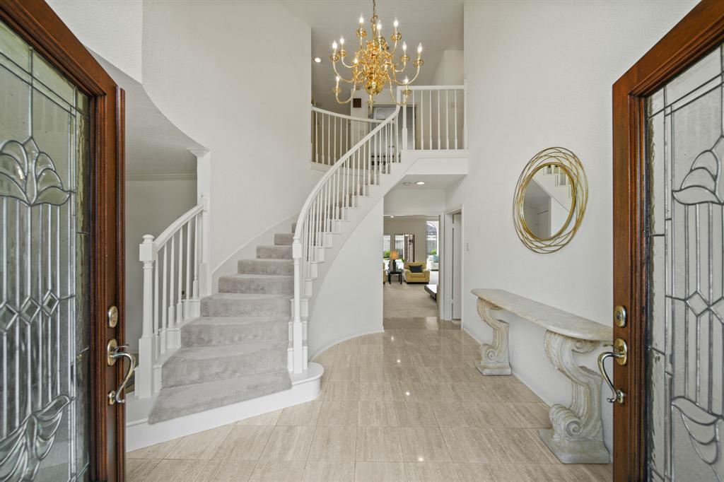 203 Laurel Springs Court, Sugar Land, Texas image 4
