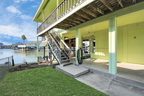 A home in Tiki Island