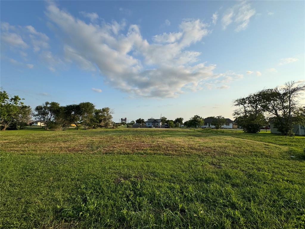 516 S Avenue G, Freeport, Texas image 1