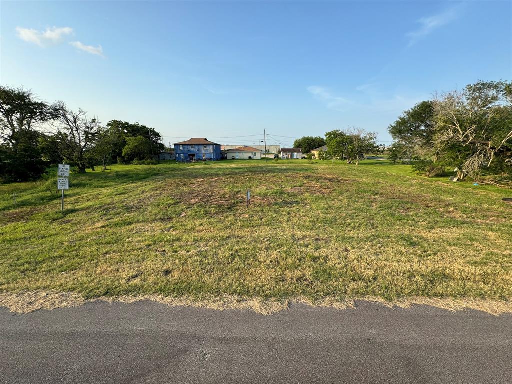 516 S Avenue G, Freeport, Texas image 2