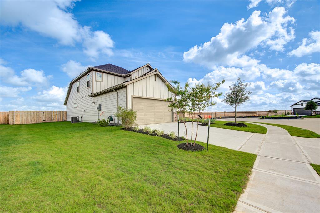 7715 Primrose Myrtle Ln