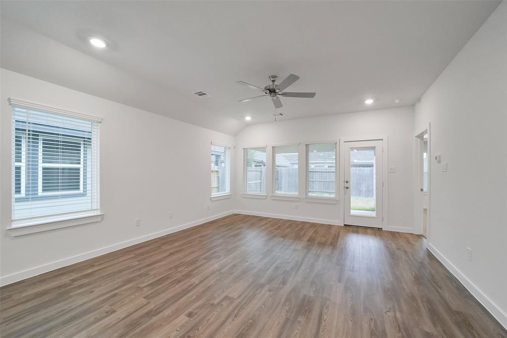 1650 Portia Lane, Conroe, Texas image 7