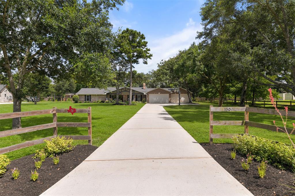 View Friendswood, TX 77546 house