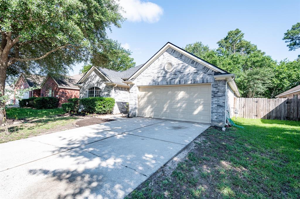 4523 Bridgevillage Drive, Spring, Texas image 34