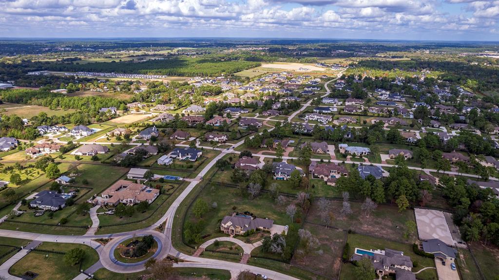 10 Dashingly Ct Ct, Tomball, Texas image 1