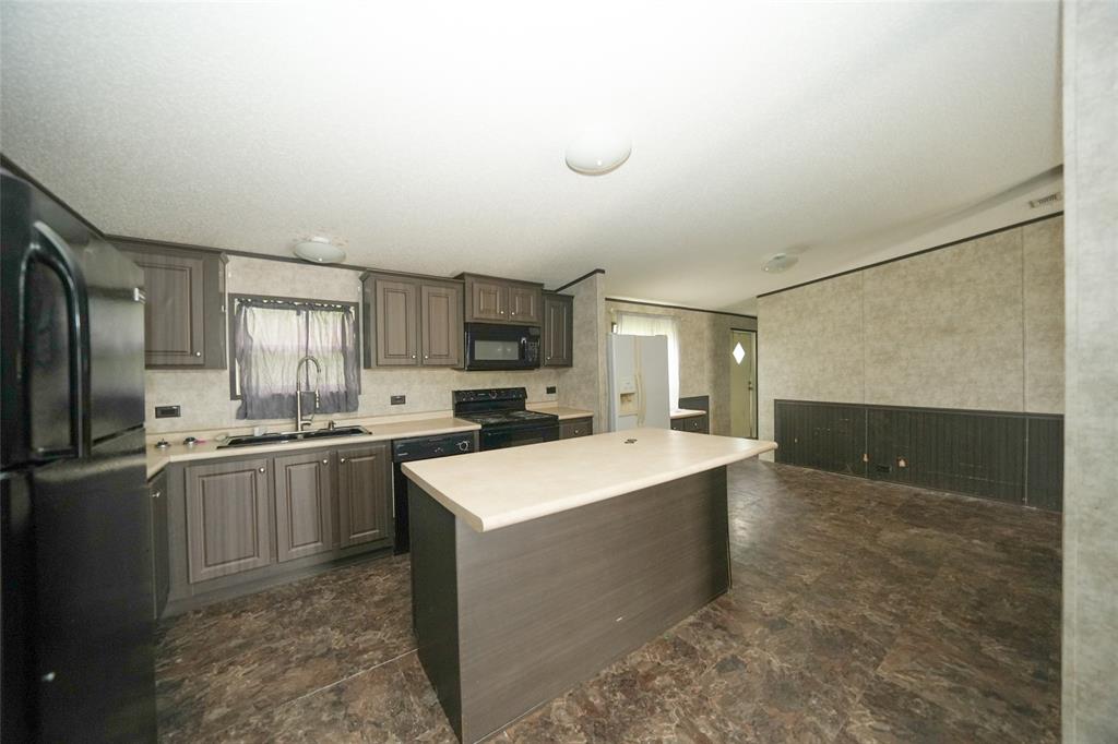 7966 Matthew Steven Drive, Conroe, Texas image 6