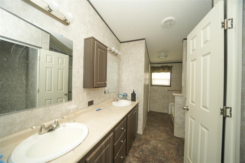 7966 Matthew Steven Drive, Conroe, Texas image 15