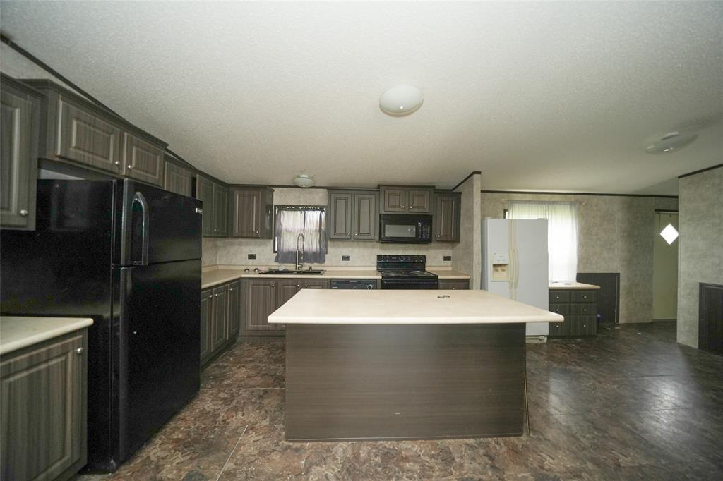 7966 Matthew Steven Drive, Conroe, Texas image 2