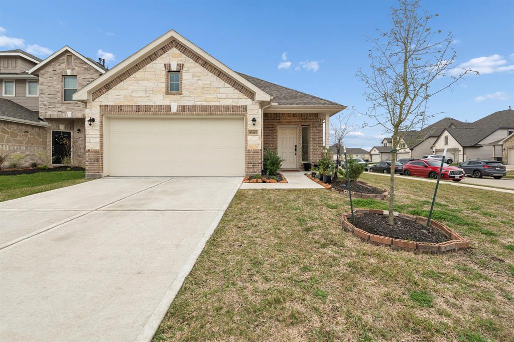 10443 Astor Point Trail, Tomball, Texas image 1