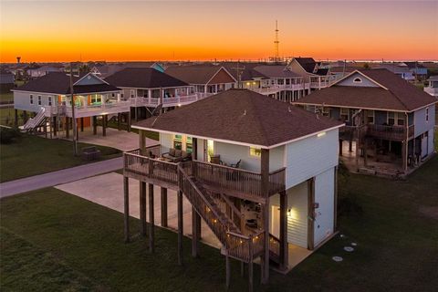 Photo of 960 Crane Lane, Crystal Beach, TX 77650 (MLS # 34511299)