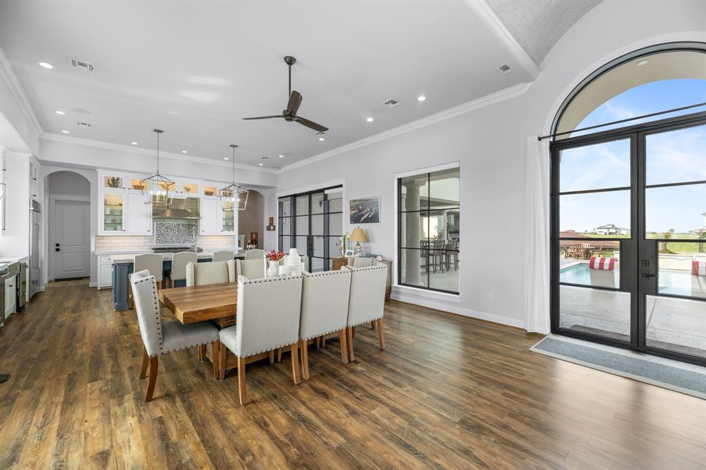 385 E Arbor Vista
